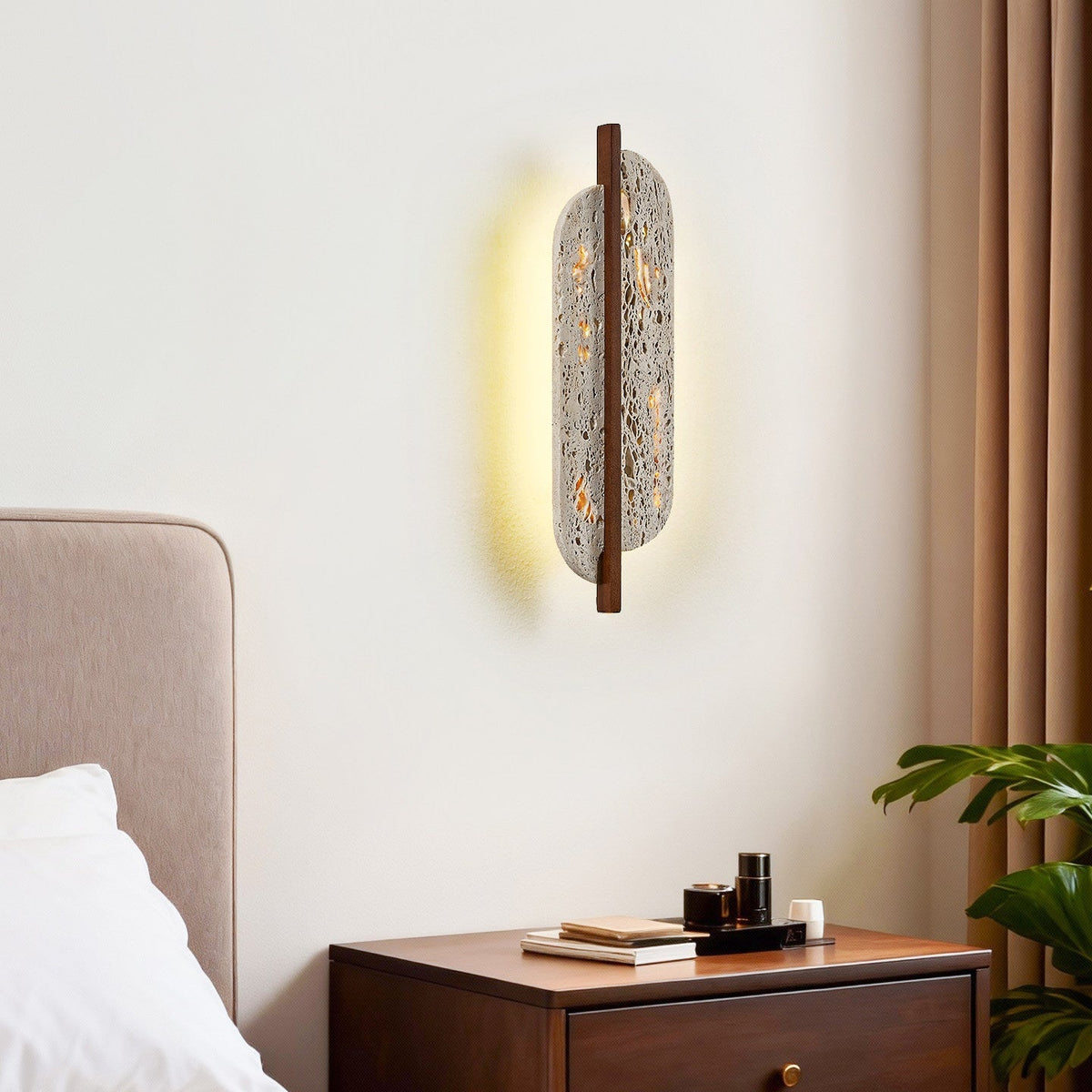 Serinaine wandlamp met geel travertin en walnoot