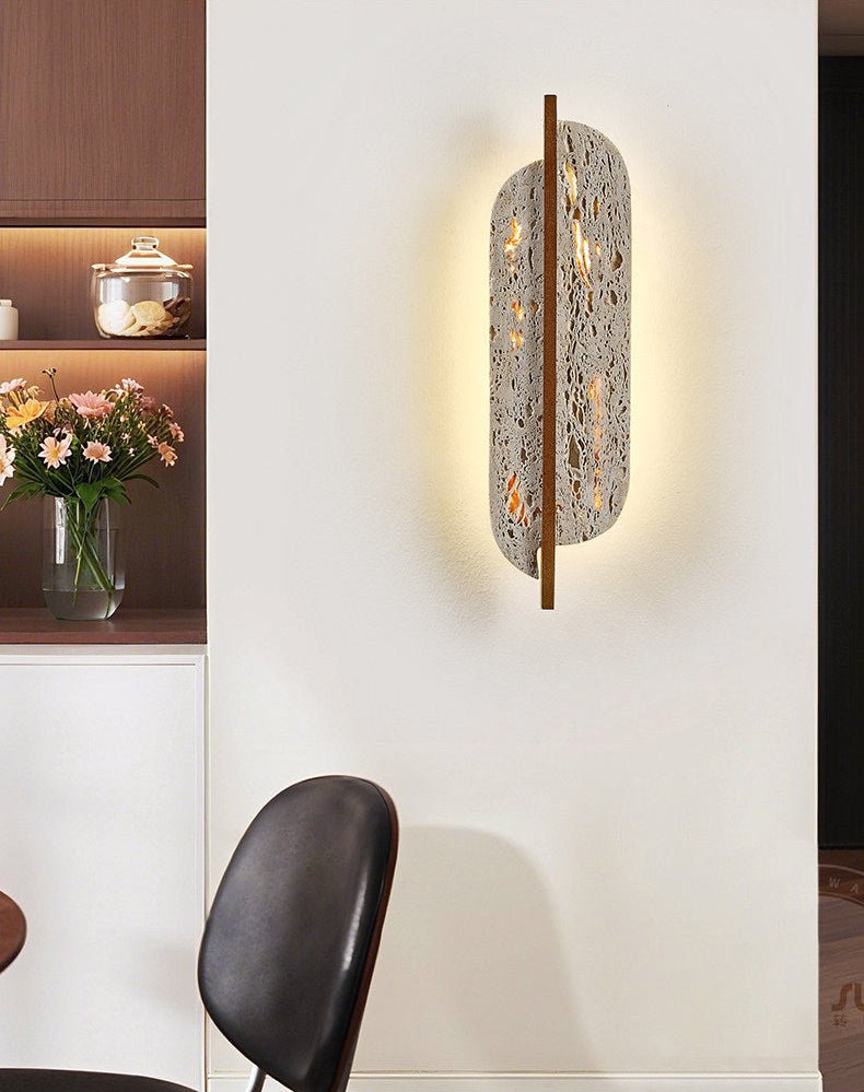 Serinaine wandlamp met geel travertin en walnoot