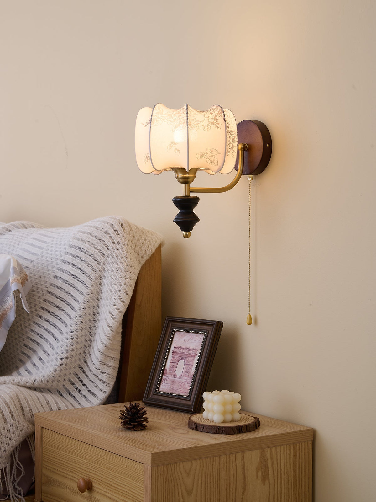 Eshae Premium Noordse kunst wandlamp met stoffen kap en hout