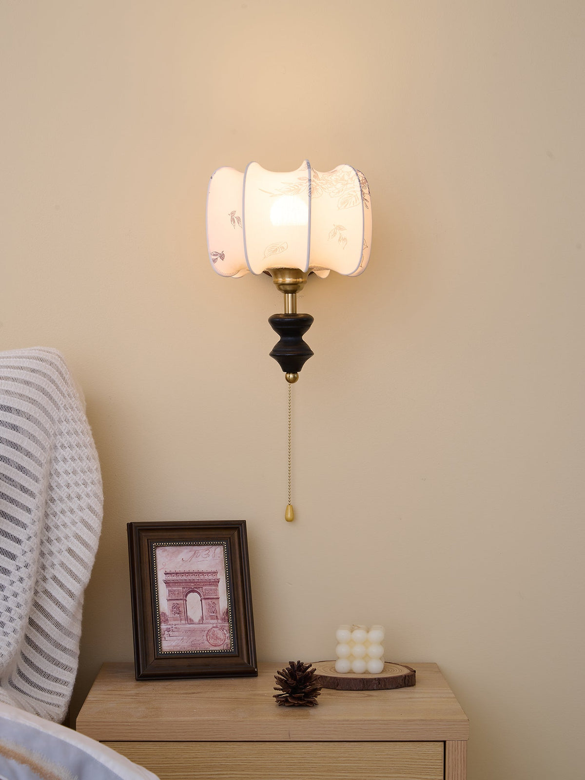 Eshae Premium Noordse kunst wandlamp met stoffen kap en hout