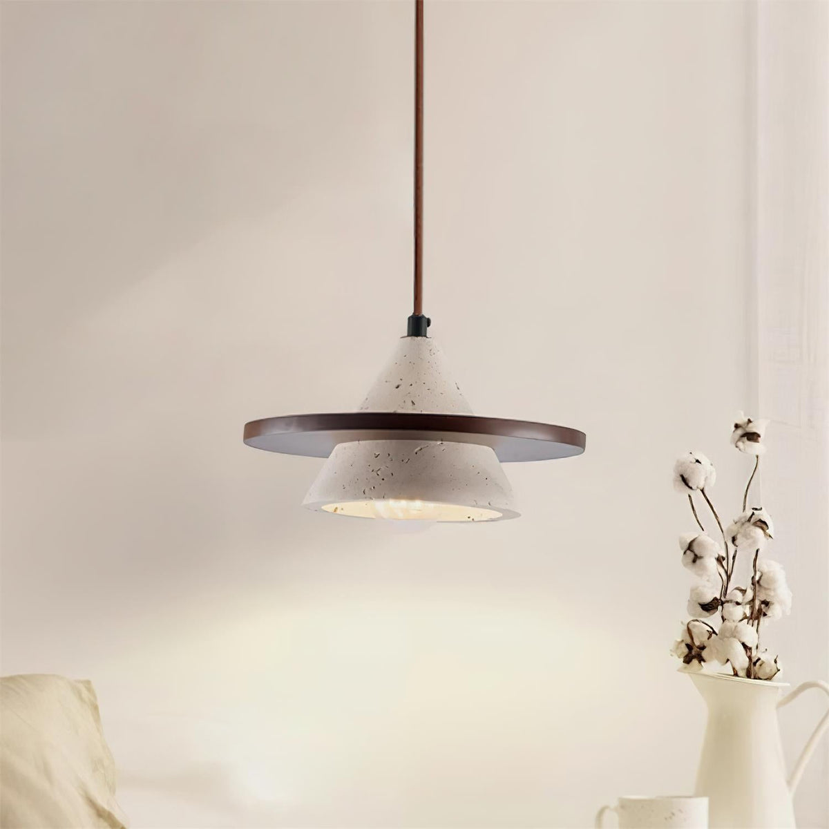 Sereora hanglamp met houten schijf in travertin