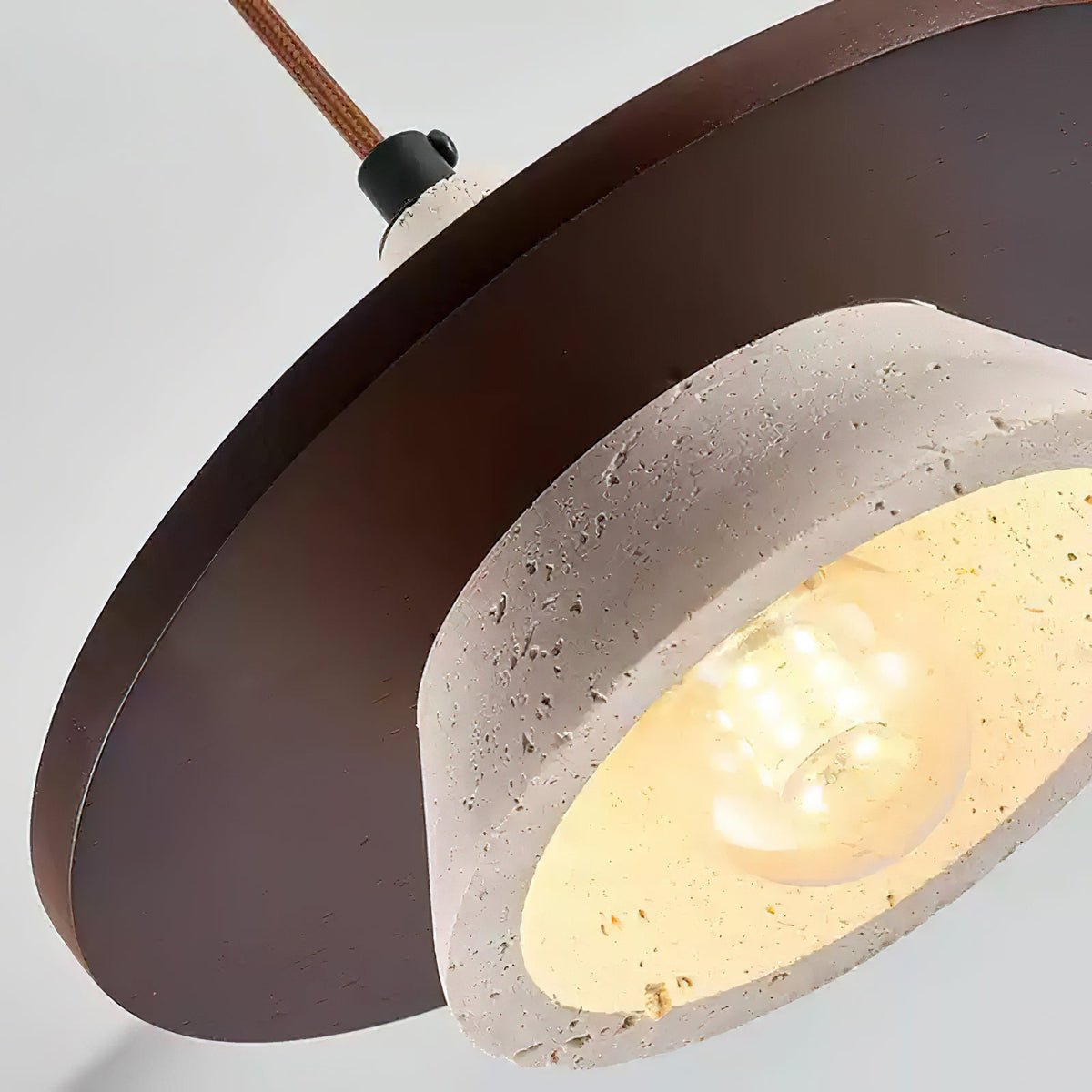 Sereora hanglamp met houten schijf in travertin