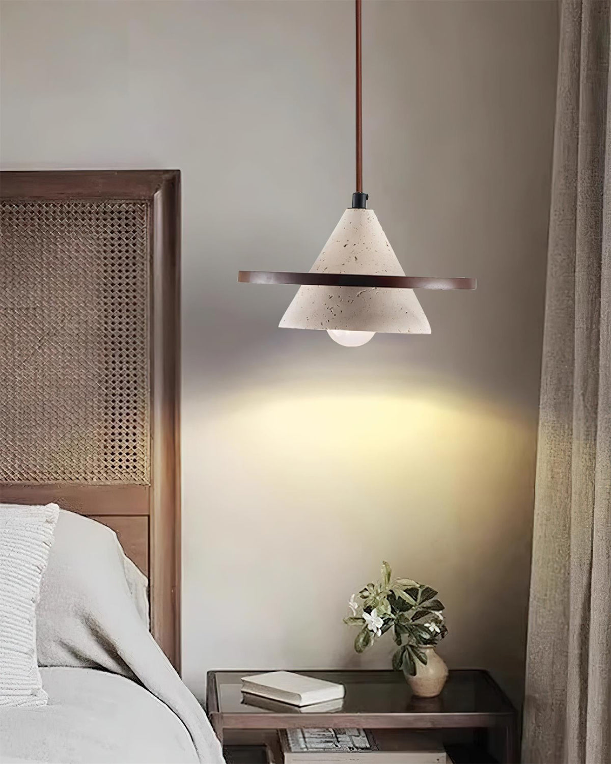 Sereora hanglamp met houten schijf in travertin