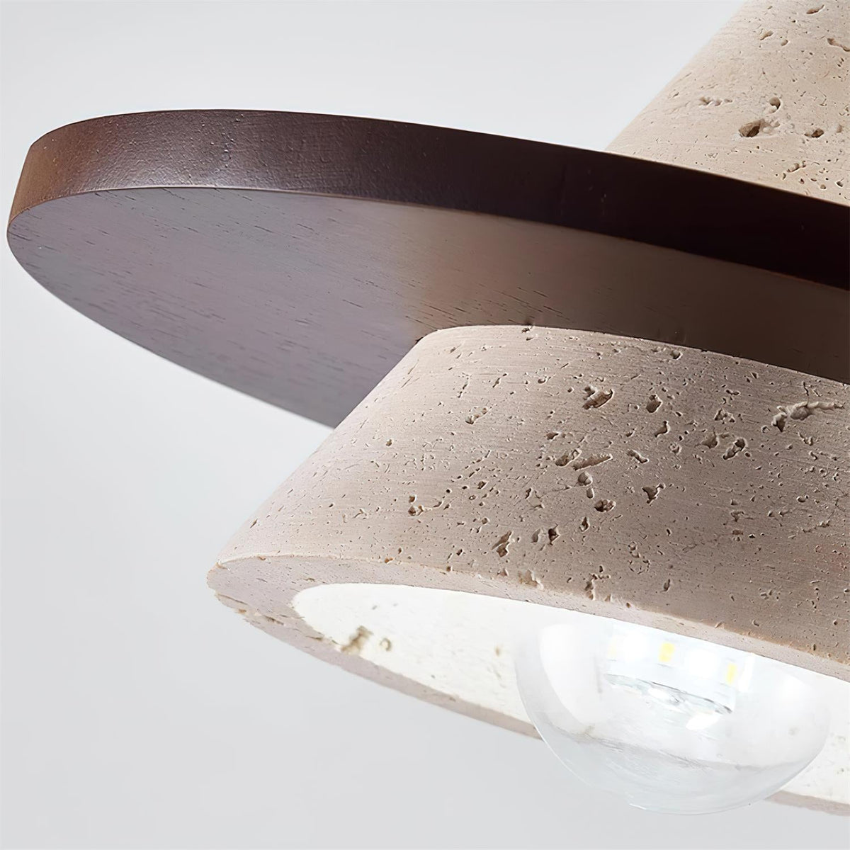 Sereora hanglamp met houten schijf in travertin