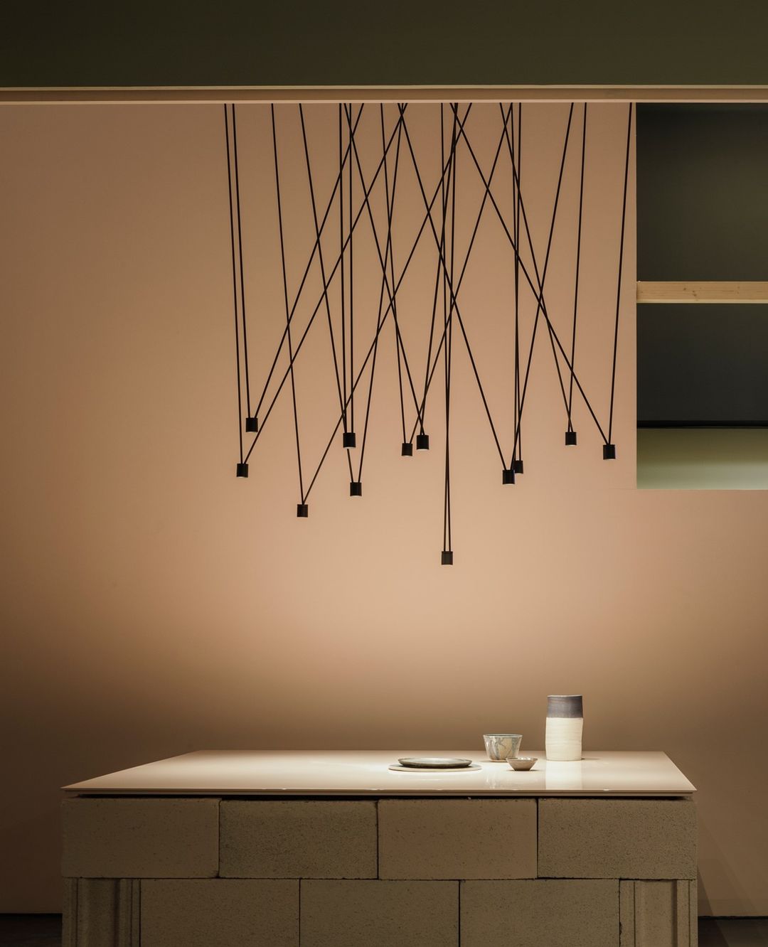 Miriira hanglamp collectie met slanke kabels