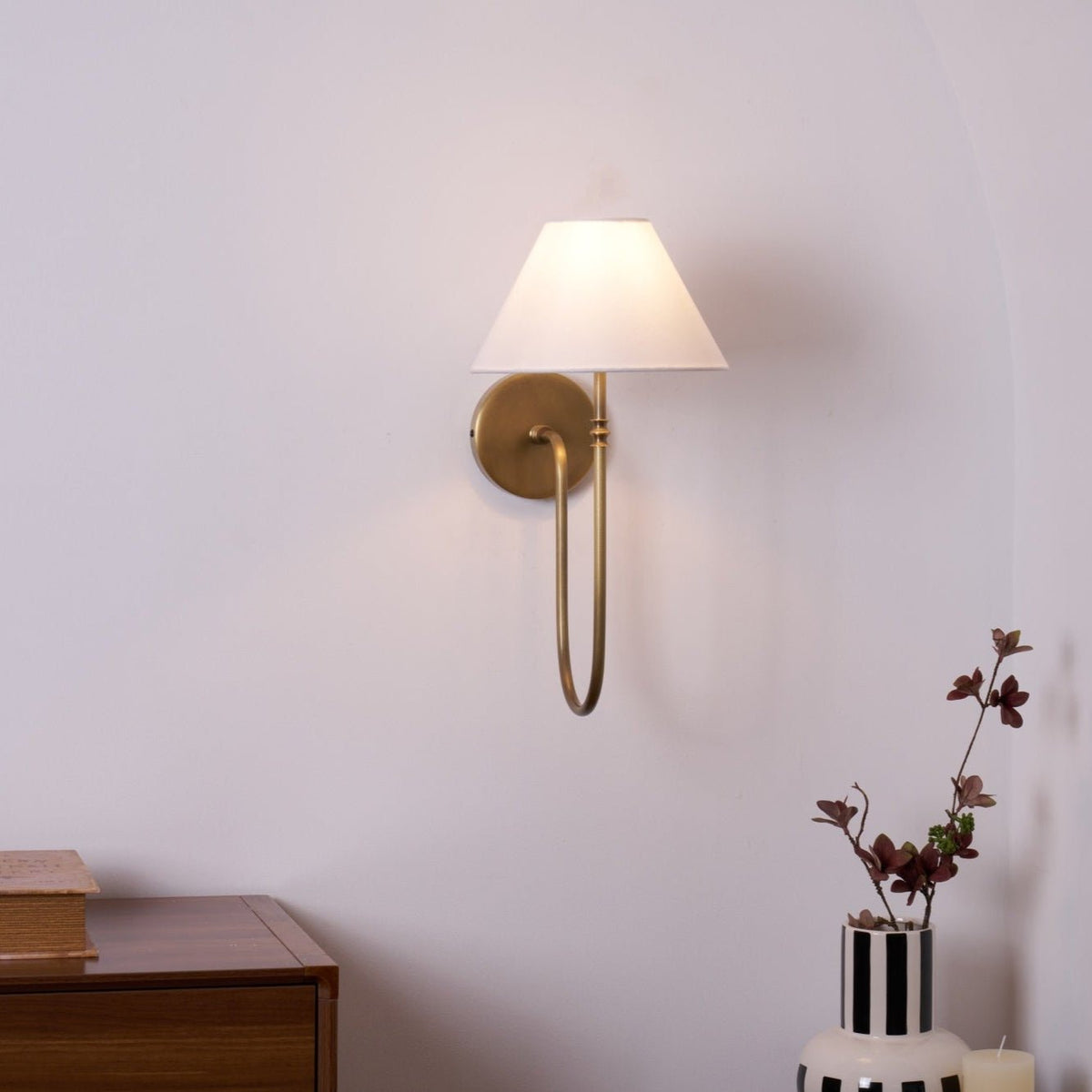 Devenq Vintage Industriële wandlamp van Metaal en Stof