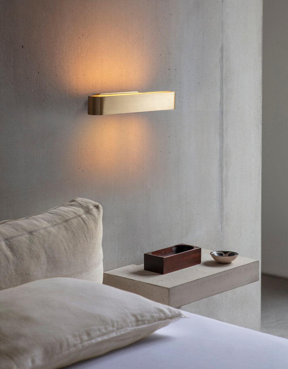 Oriararia messing wandlamp met sleuvenrooster