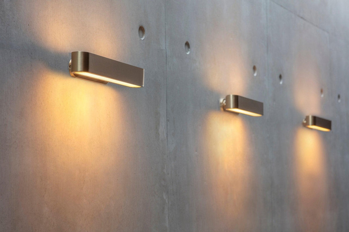 Oriararia messing wandlamp met sleuvenrooster