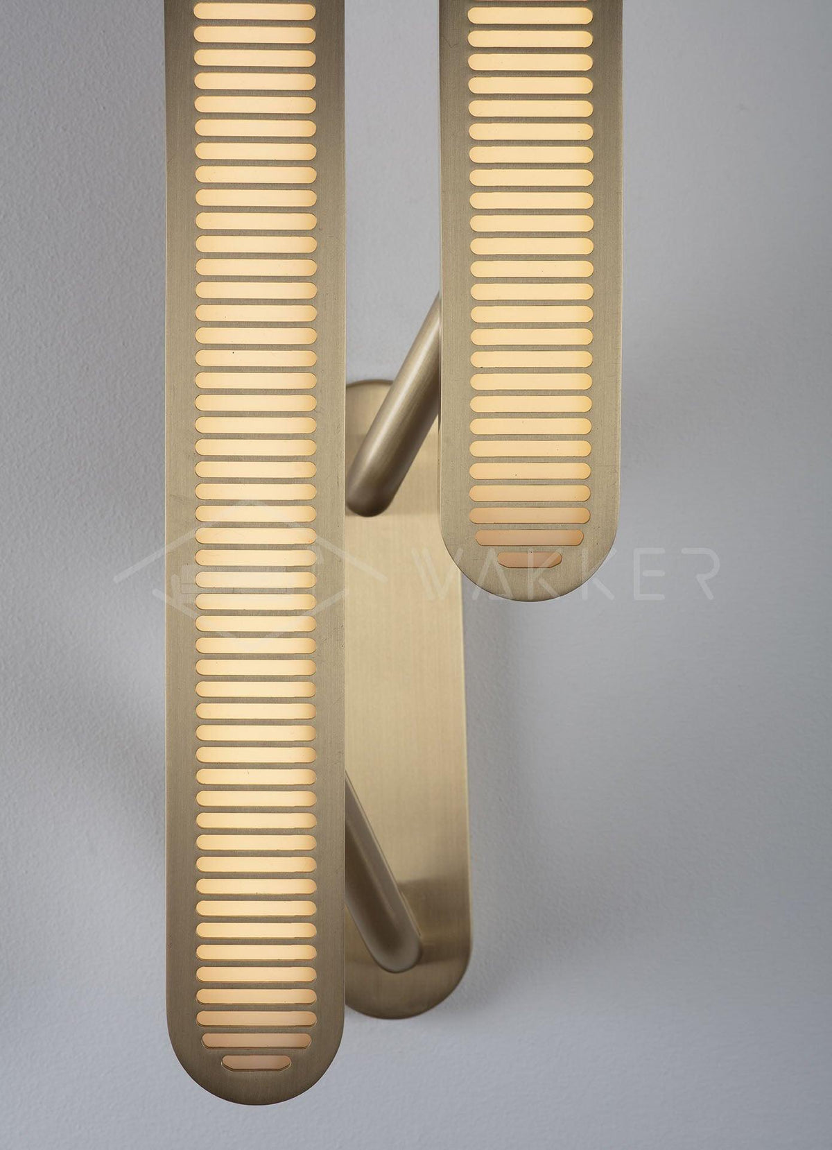 Oriararia messing wandlamp met sleuvenrooster