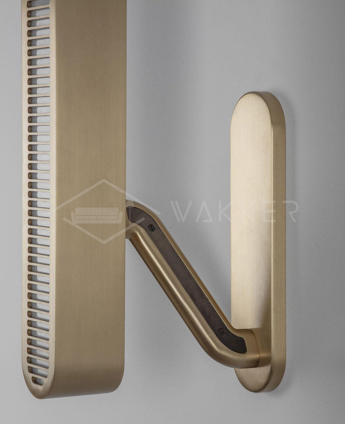 Oriararia messing wandlamp met sleuvenrooster