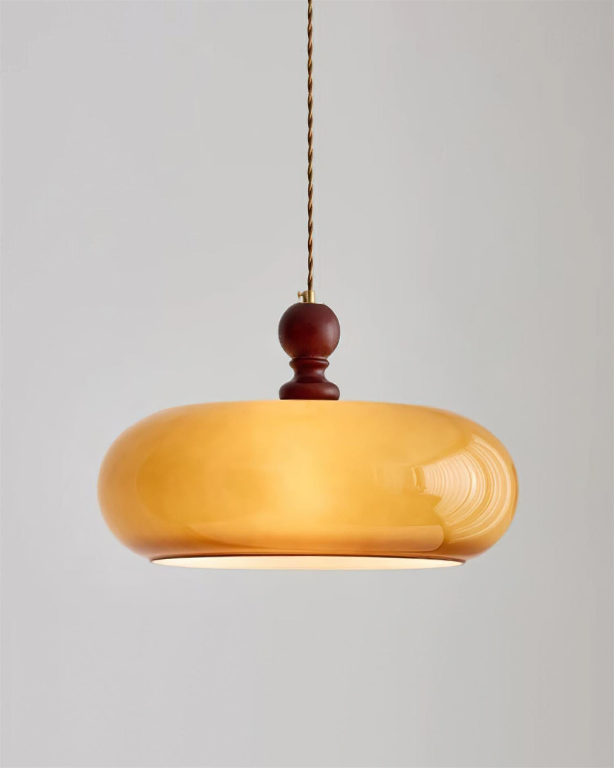 Arthur hanglamp met amberkleurige glazen kap