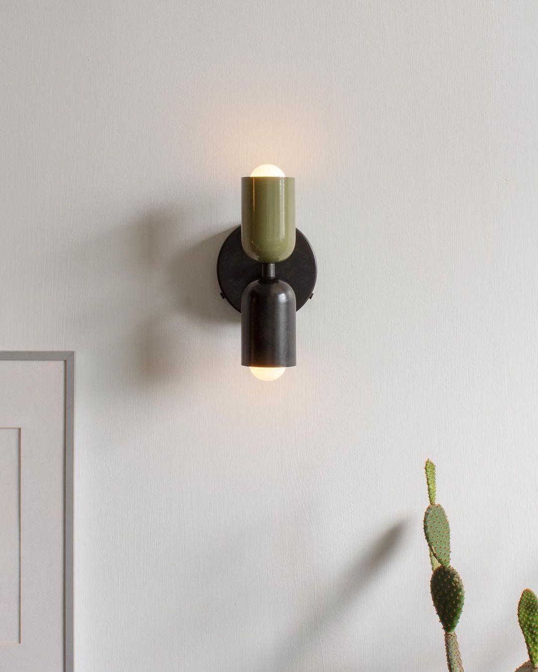 Teriisaine wandlamp dubbelrichtig