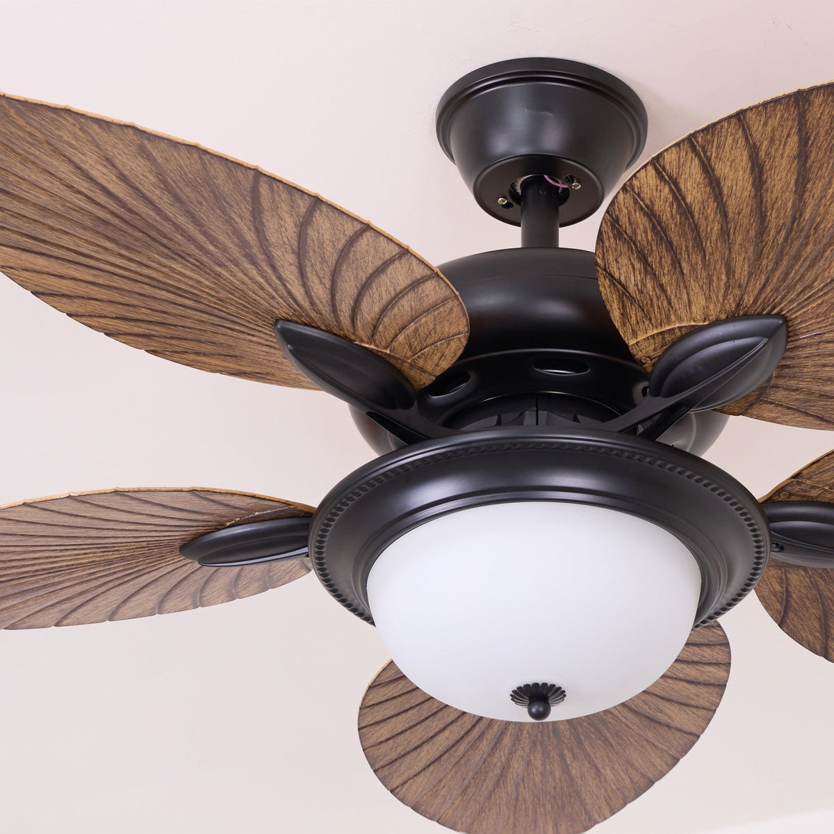 Viraalel plafondventilator met verlichting