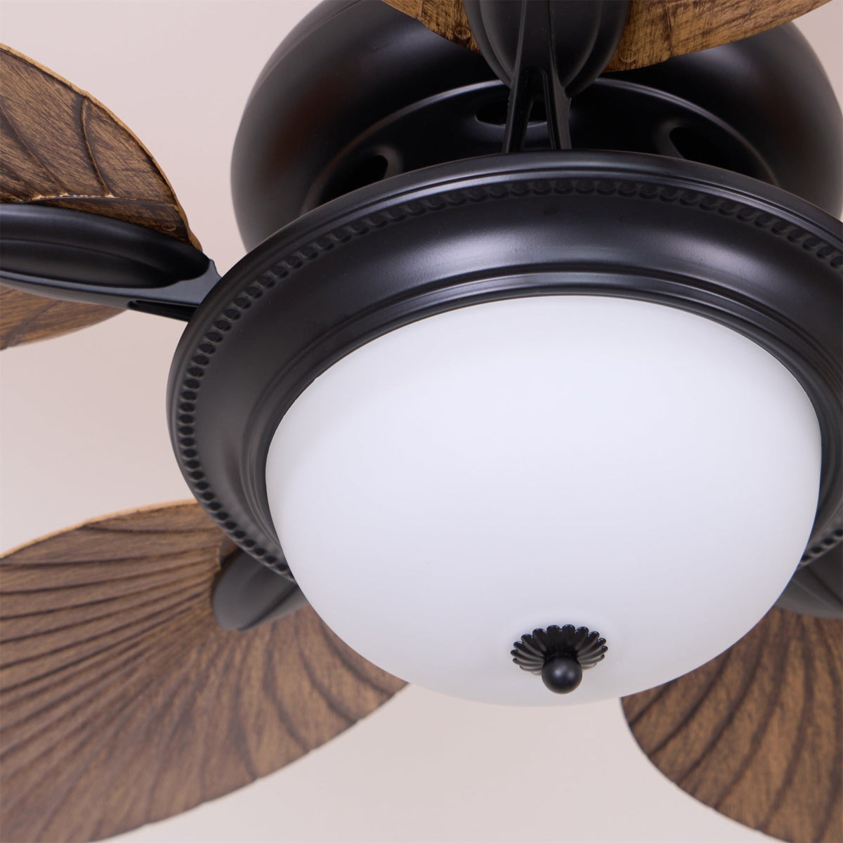Viraalel plafondventilator met verlichting