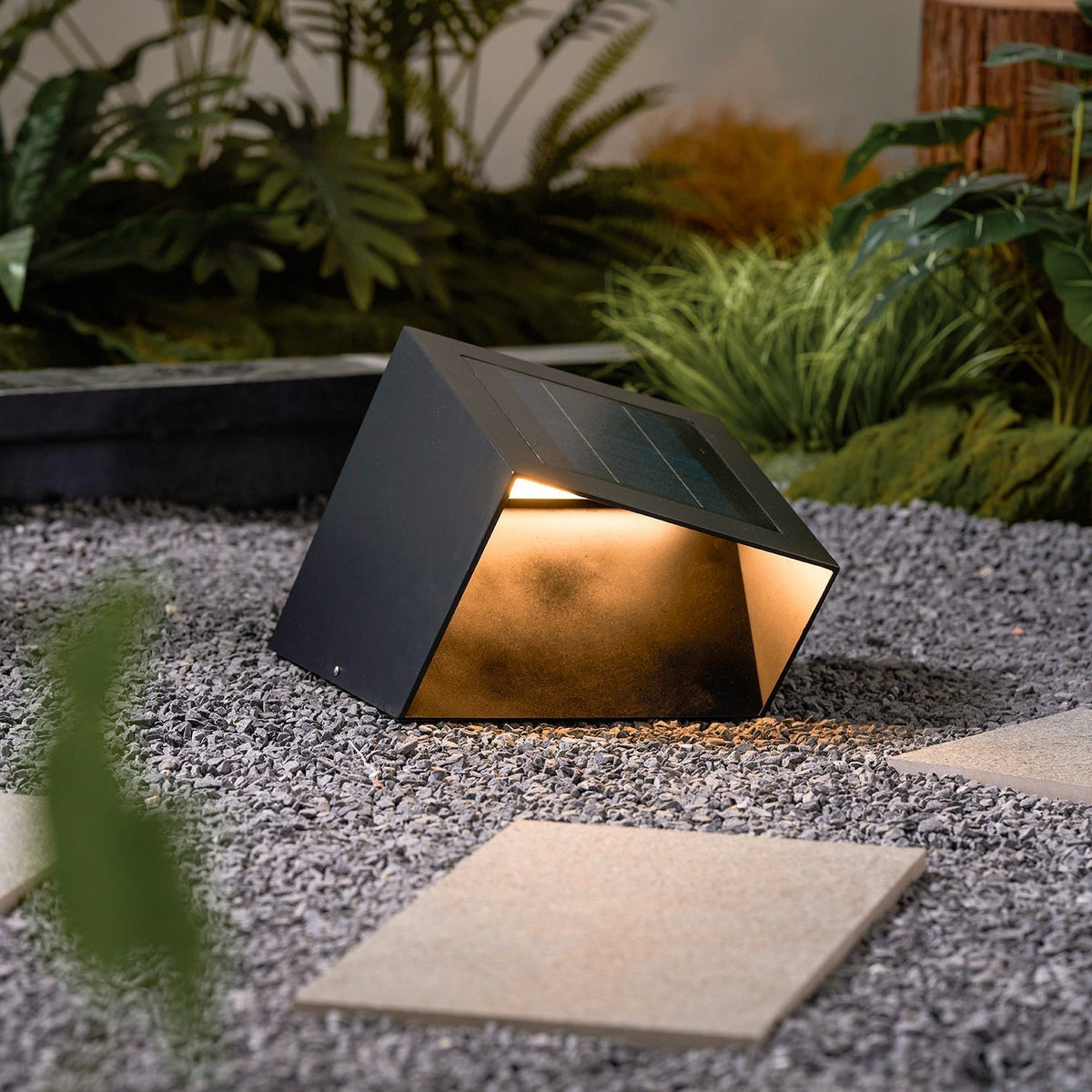 Voren Garden Solar Outdoor Light