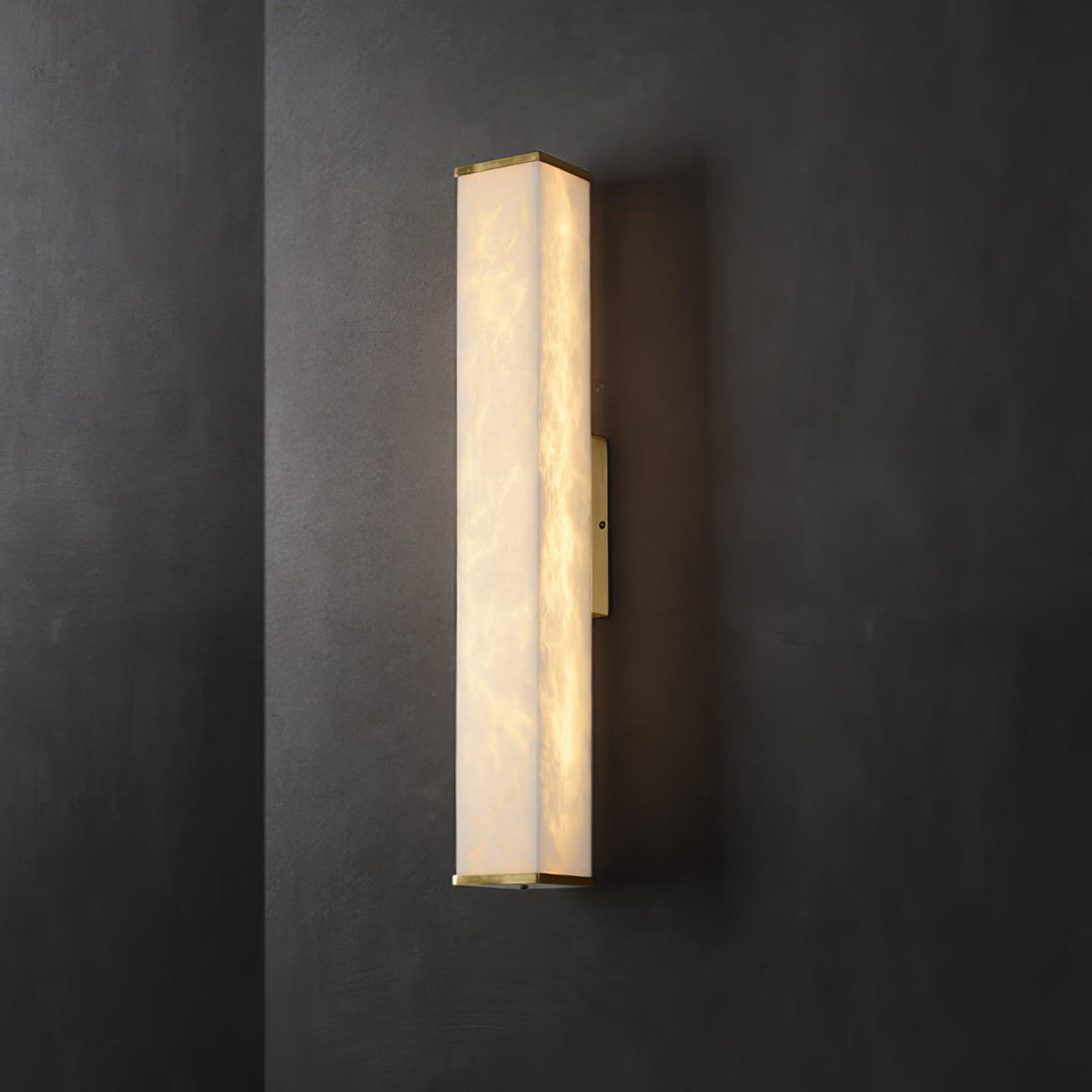 Vithaira albasten wandlamp