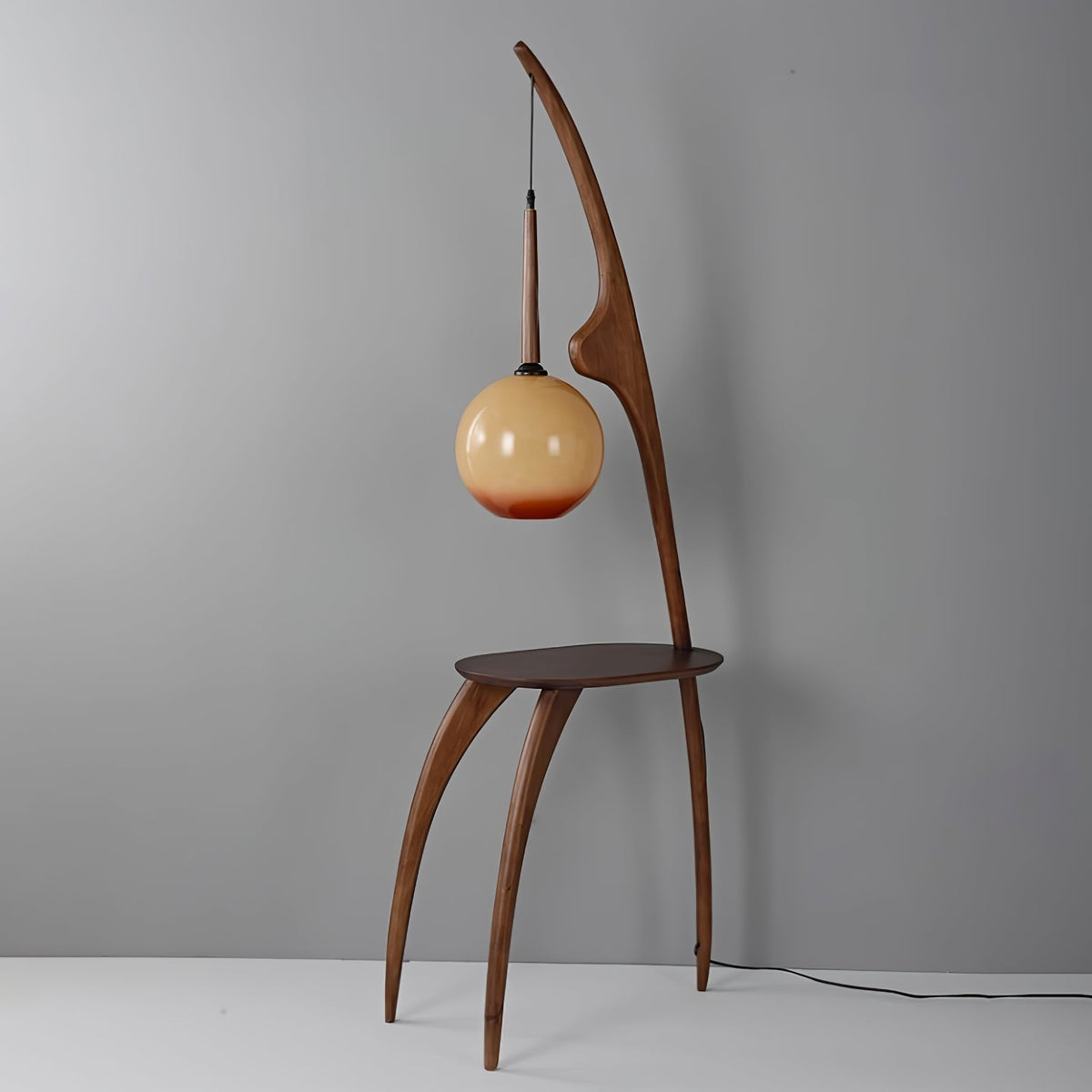 Selisora vloerlamp met gebogen mantisarm in walnootkleur