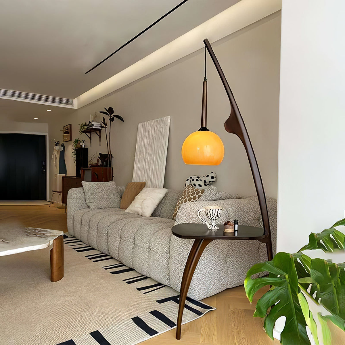 Selisora vloerlamp met gebogen mantisarm in walnootkleur