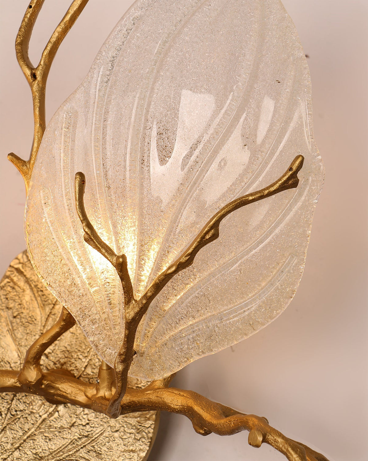 Auriira blad tak messing wandlamp