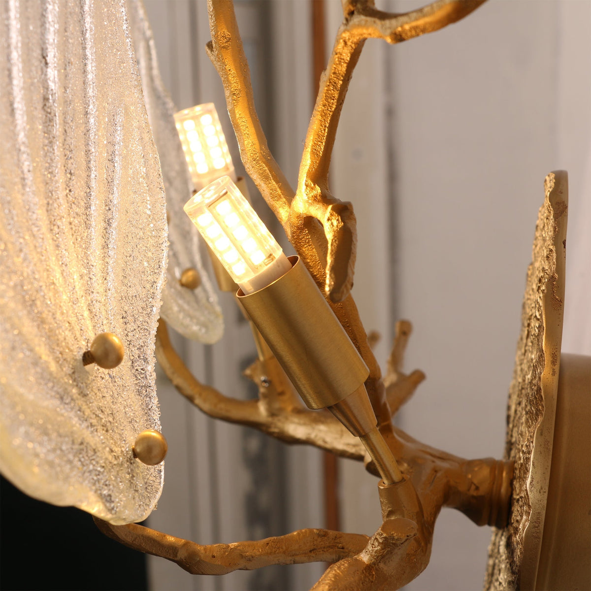 Auriira blad tak messing wandlamp