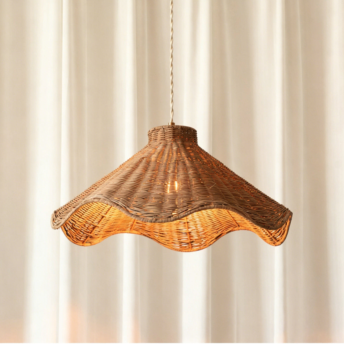Wavelle sculpturale hanglamp van gespleten rotan