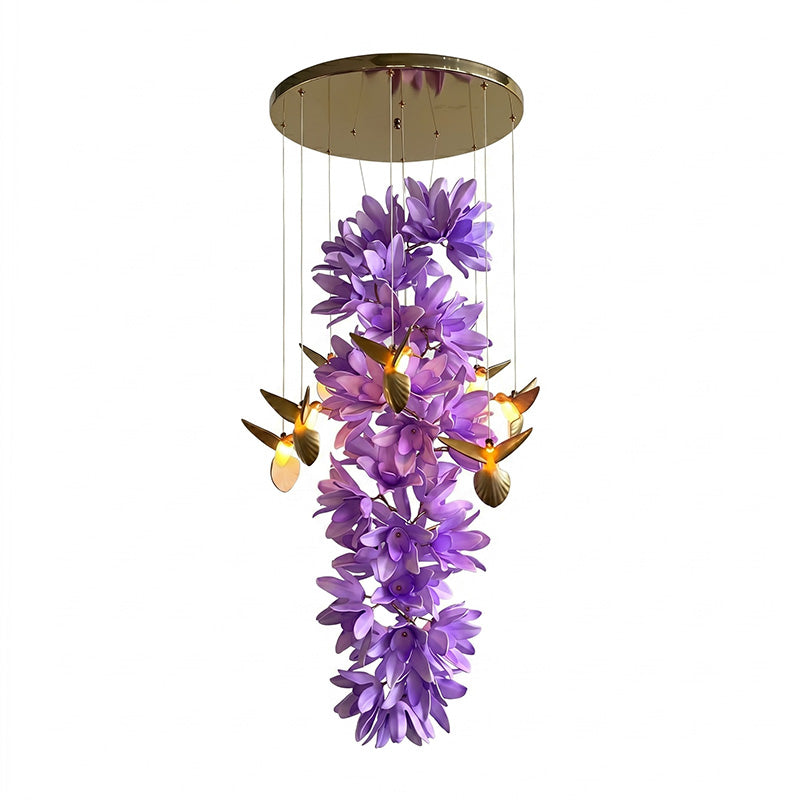 Riveora kroonluchter met goudkleurige afwerking en paarse bloemen