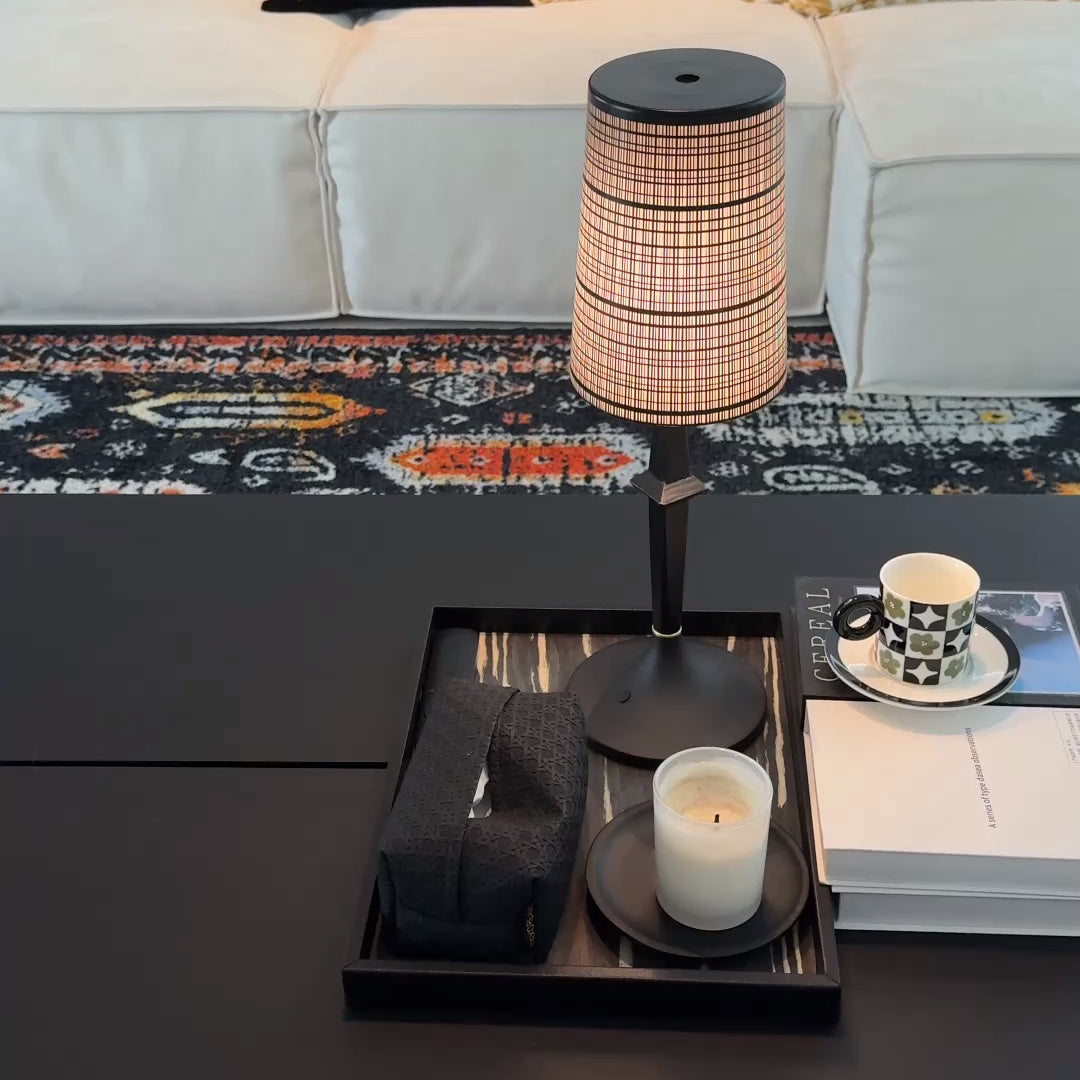 Karma Elvior IJzeren tafellamp (Ingebouwde Batterij)