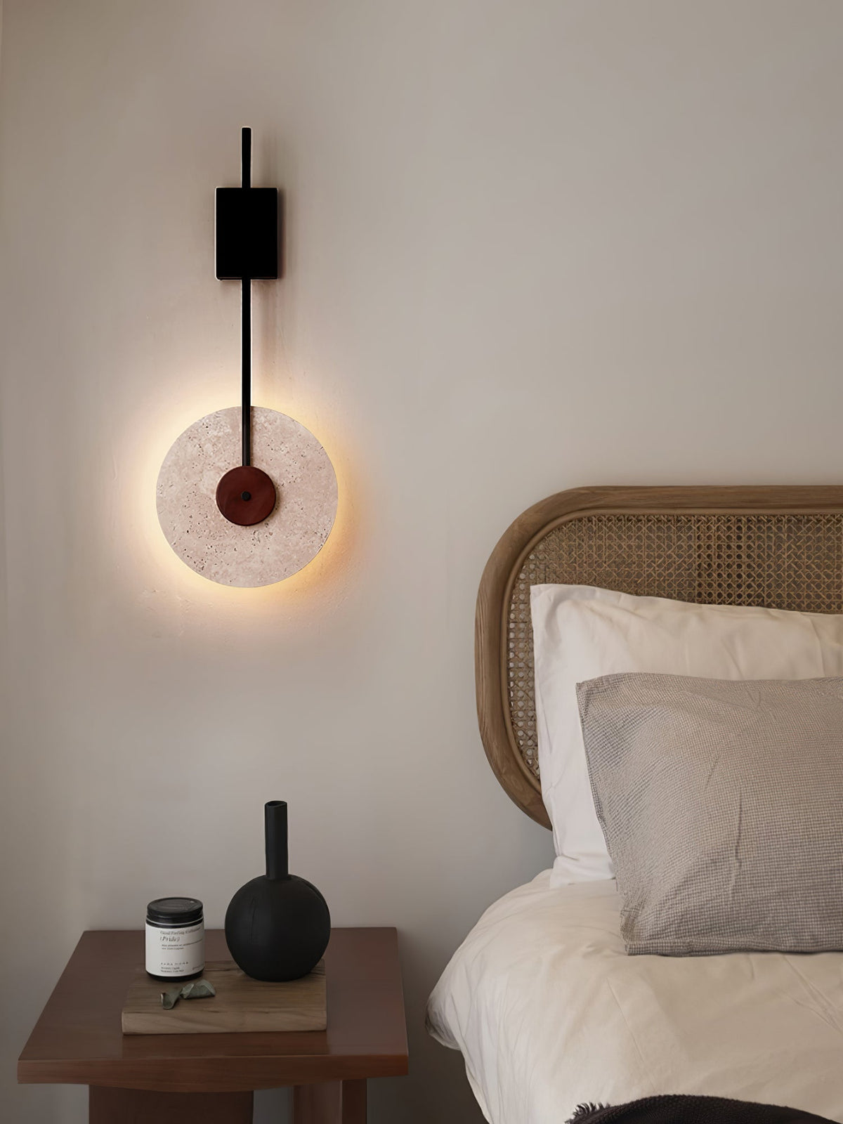 Elysia wandlamp in Geel travertin