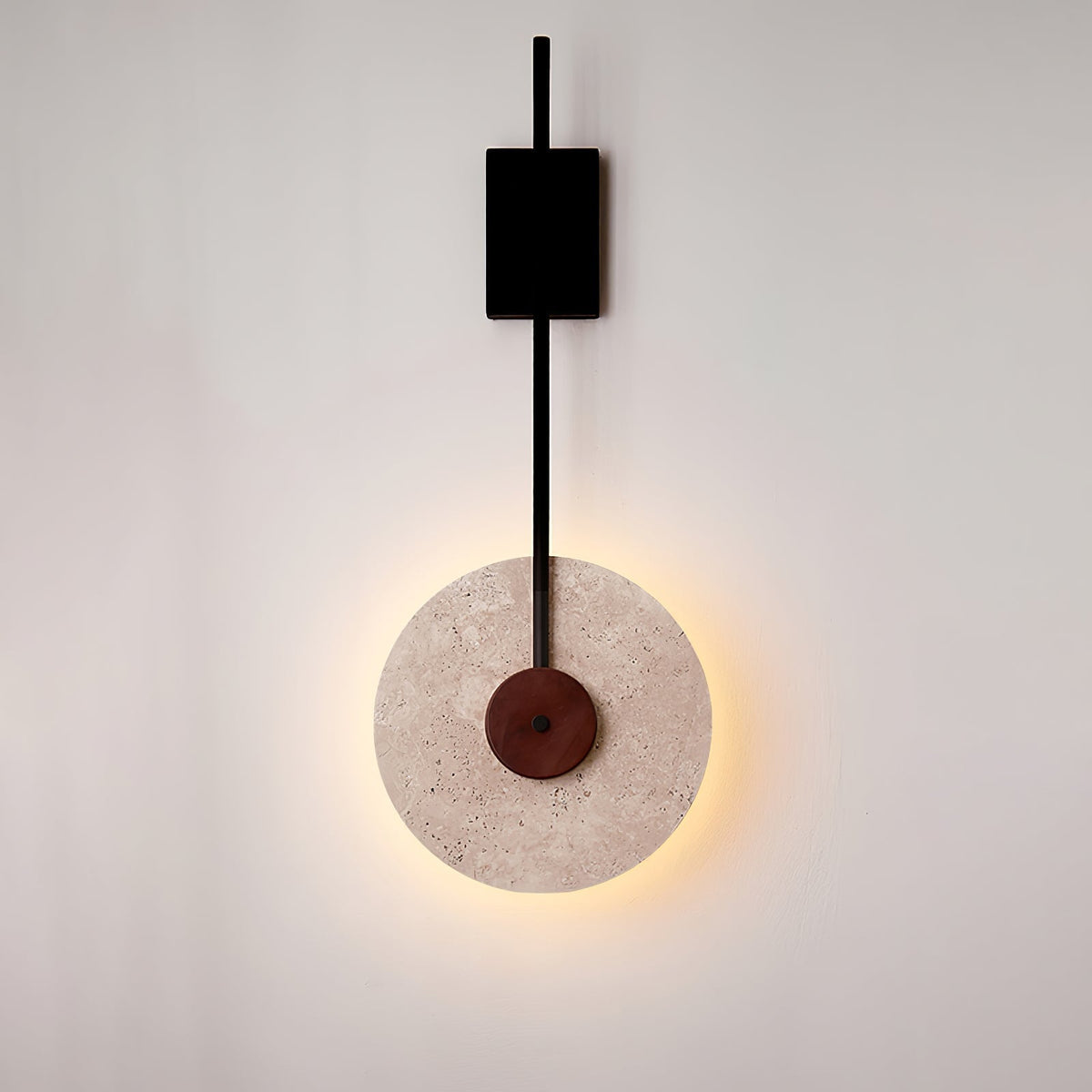 Elysia wandlamp in Geel travertin
