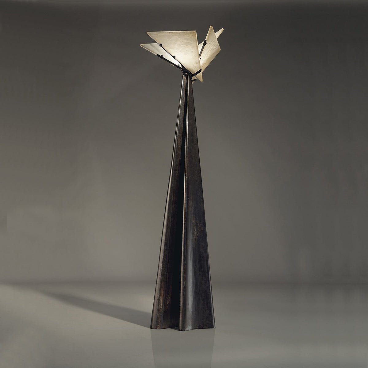 Spire vloerlamp met albasten kap