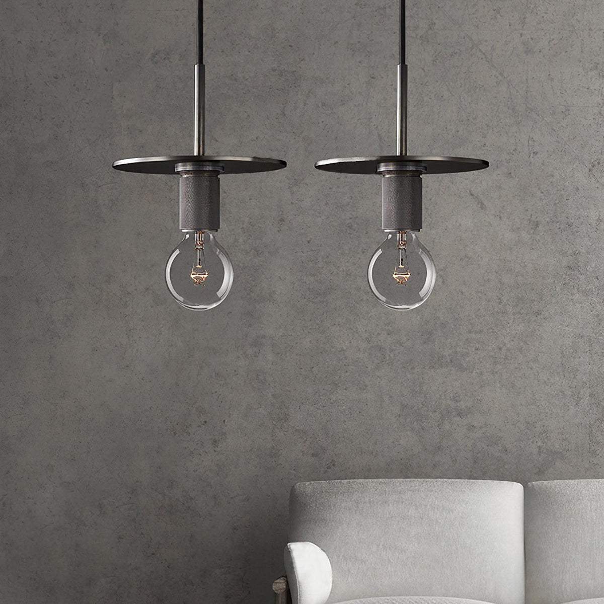 Moderne hanglamp van messing met minimalistisch metaalarmatuur voor eetkamer of keuken