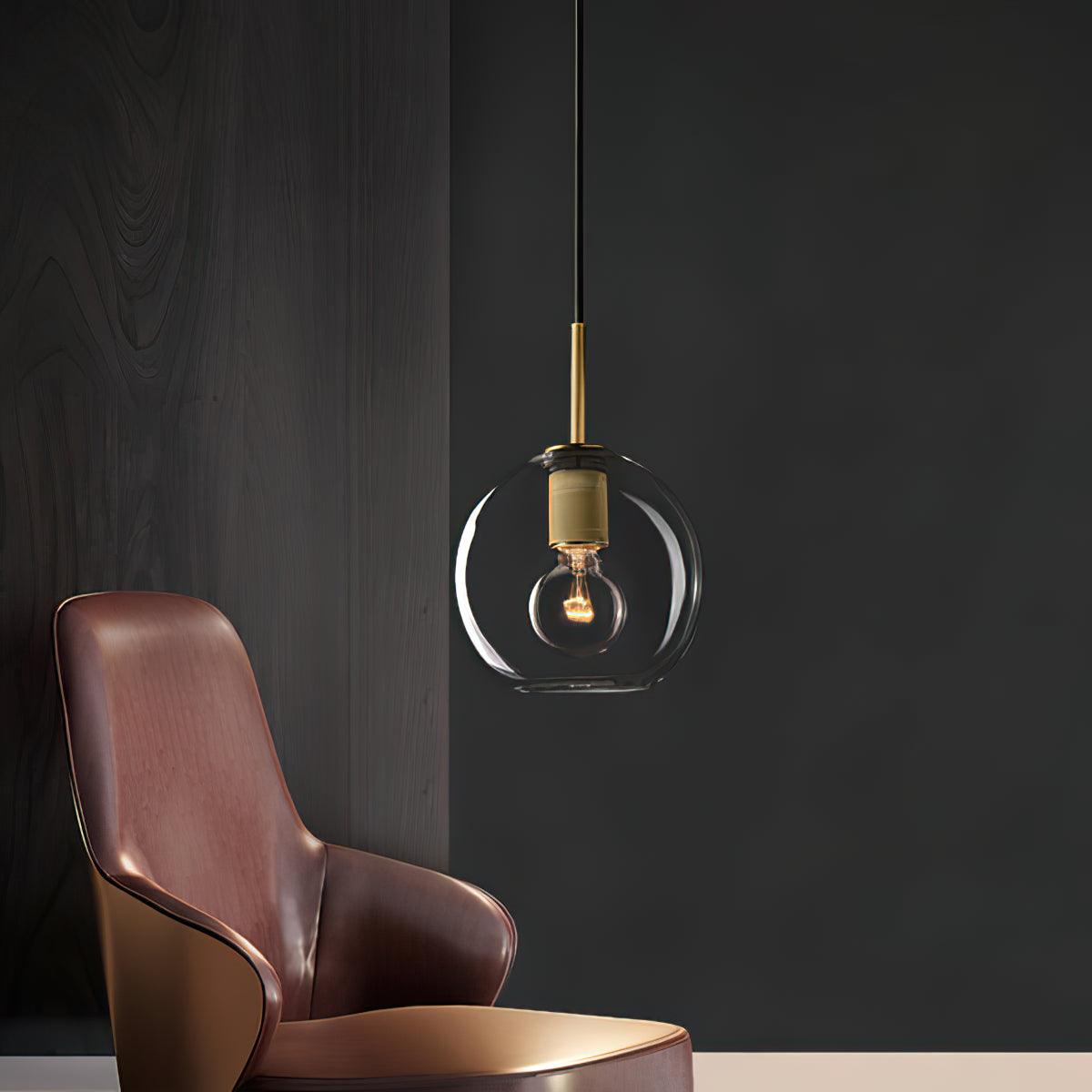 Moderne hanglamp van messing met minimalistisch metaalarmatuur voor eetkamer of keuken