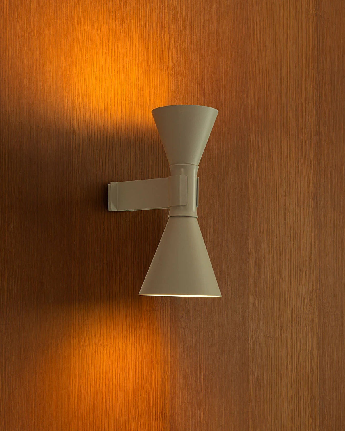 Viraiseria wandlamp