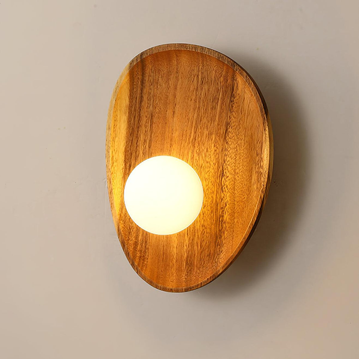 Sylaise moderne minimalistische wandlamp van walnoothout en glas