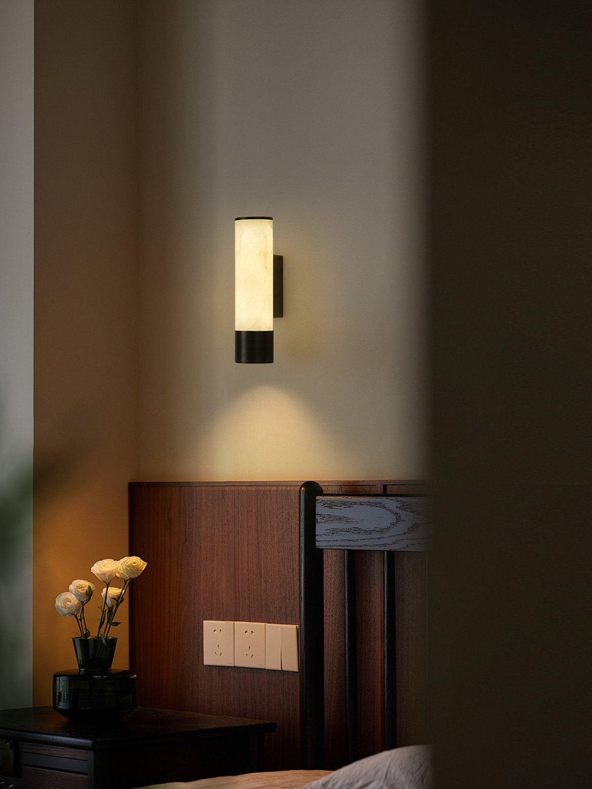 Rhevan albasten wandlamp