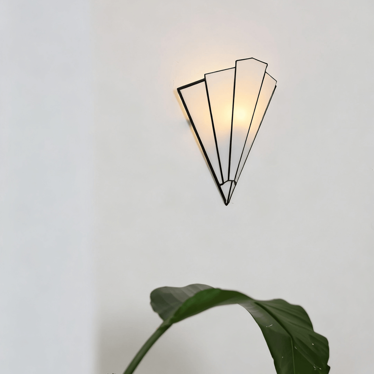 Lila Deco wandlamp