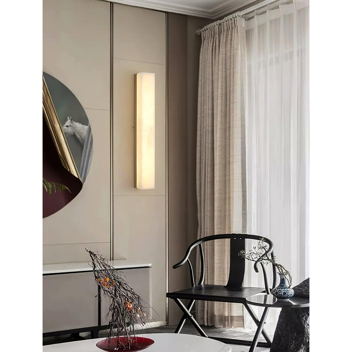 Quill wandlamp van messing met albasten kap