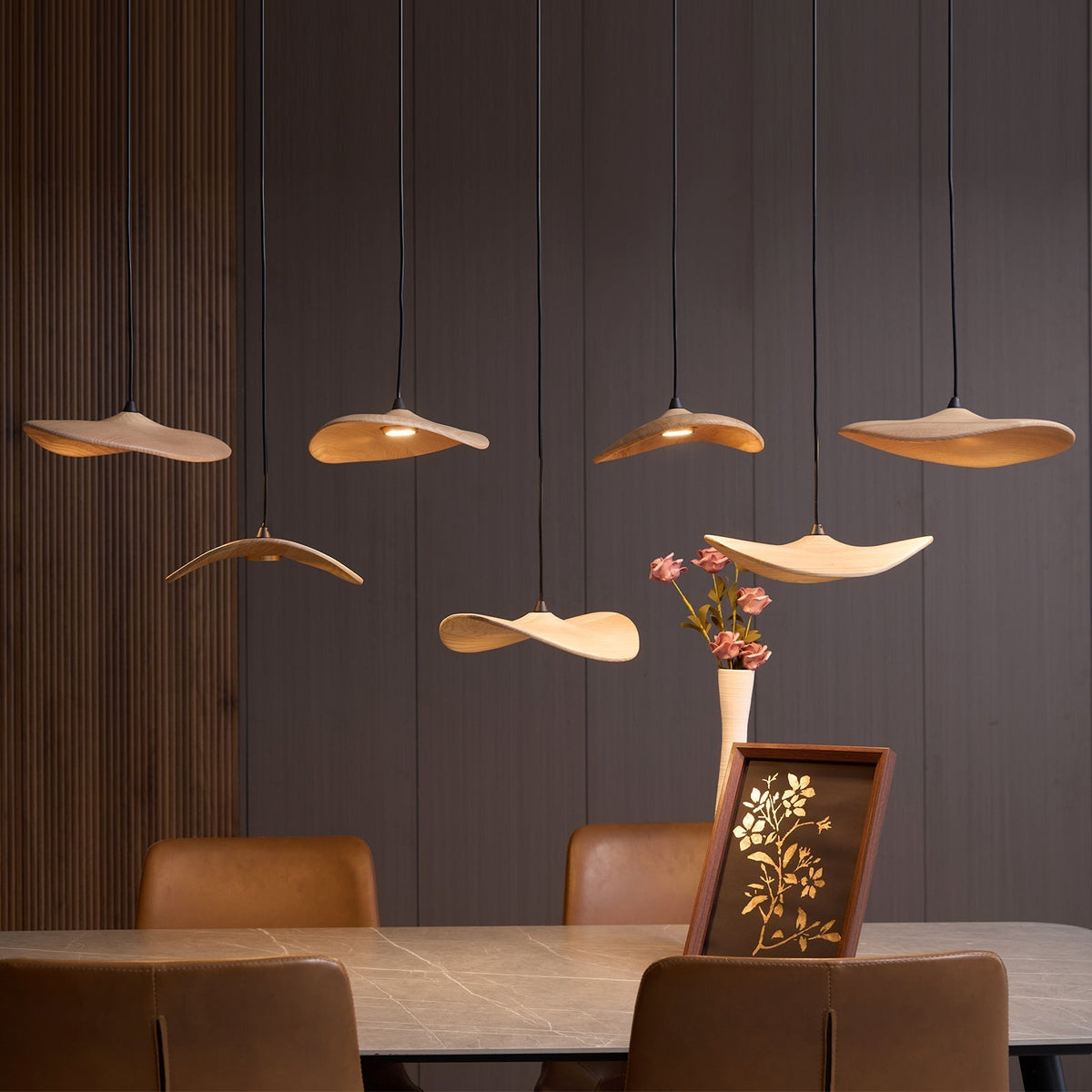 Abbott Moderne minimalistische kroonluchter met leeg houten bloemblaad
