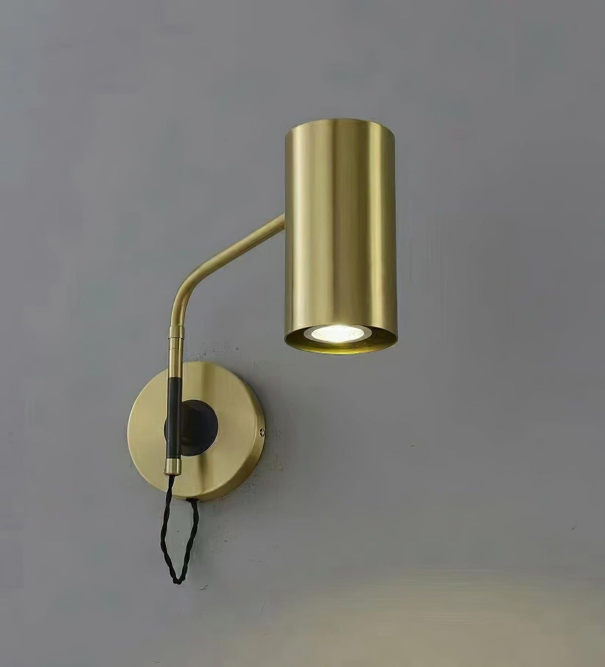 Merton wandlamp van staal in industriële stijl