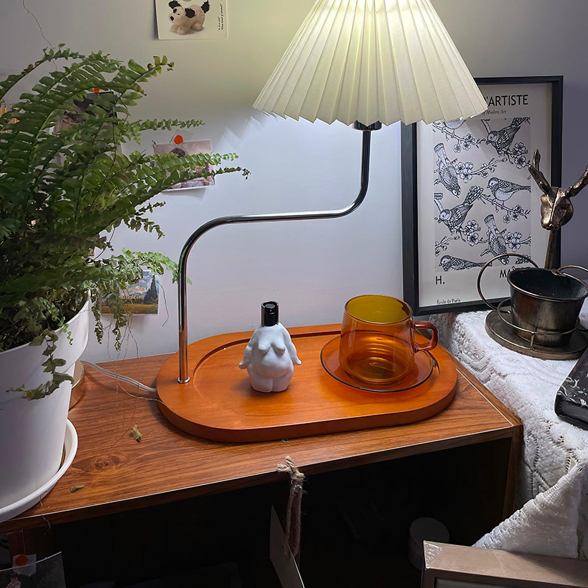 Ornelle tafellamp van hout en stof