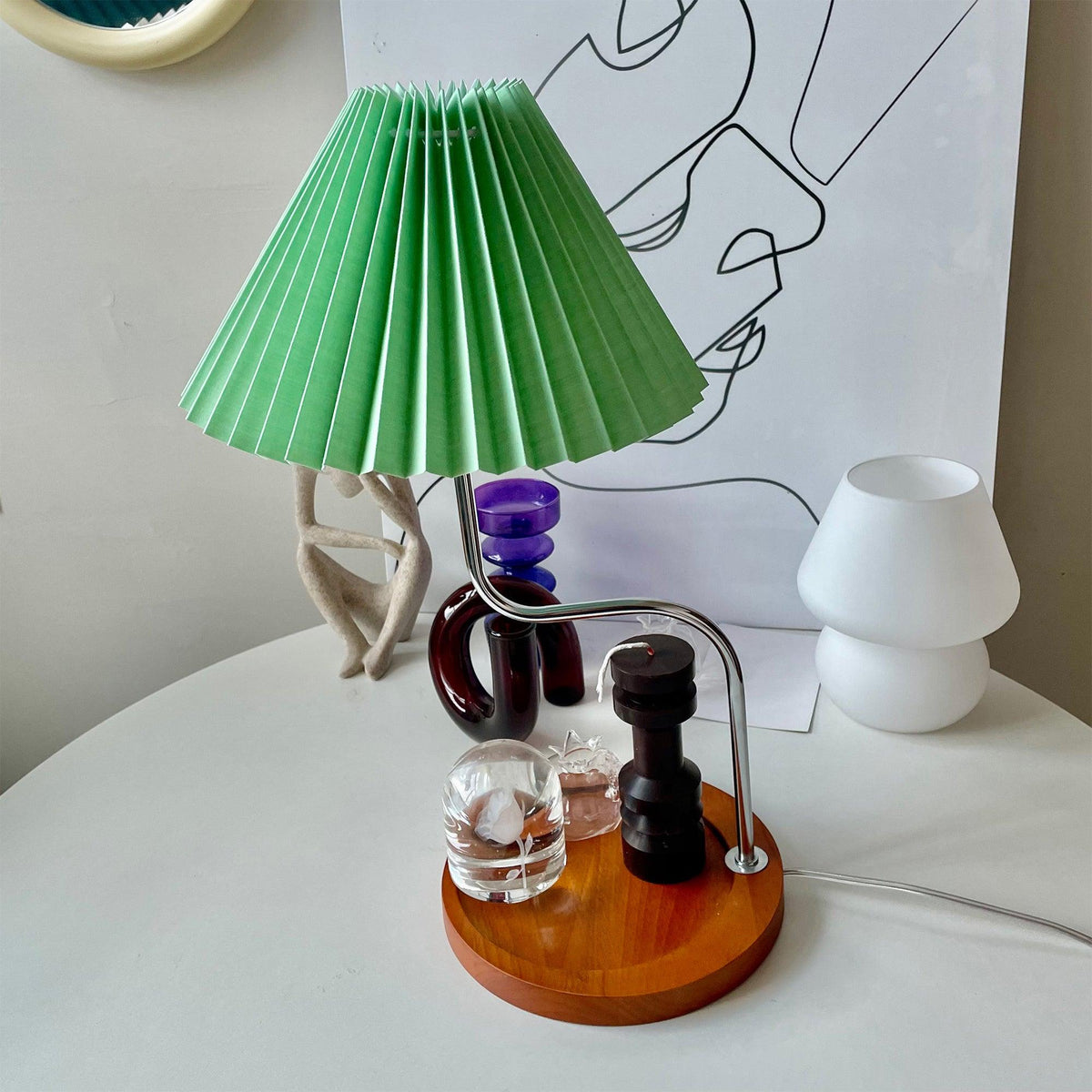 Ornelle tafellamp van hout en stof
