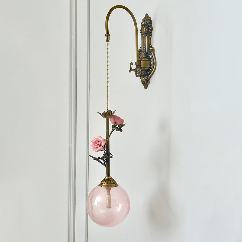 Elaararia wandlamp met antieke afwerking en roze