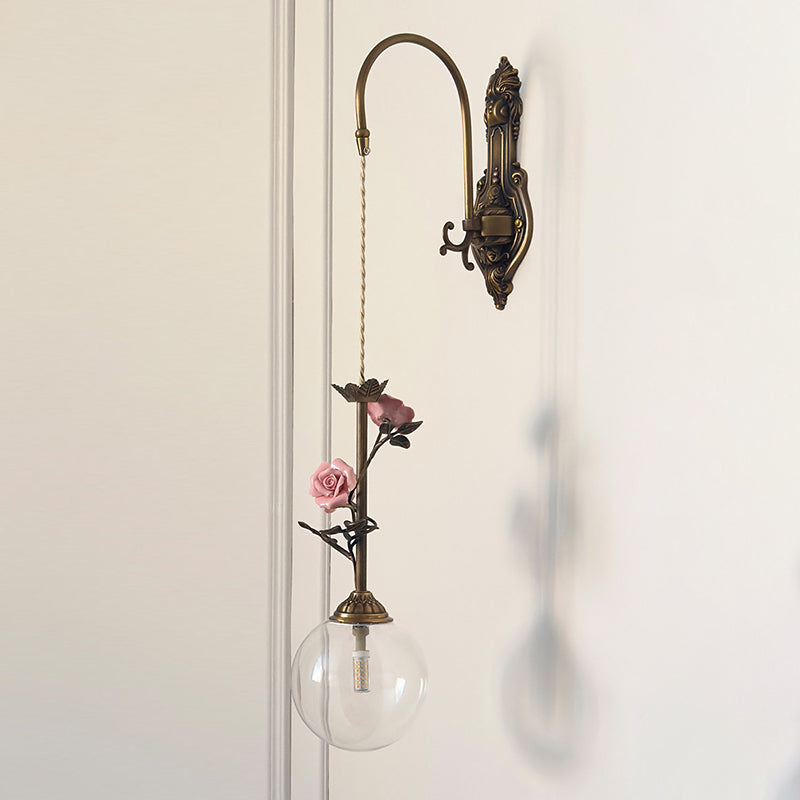 Elaararia wandlamp met antieke afwerking en roze