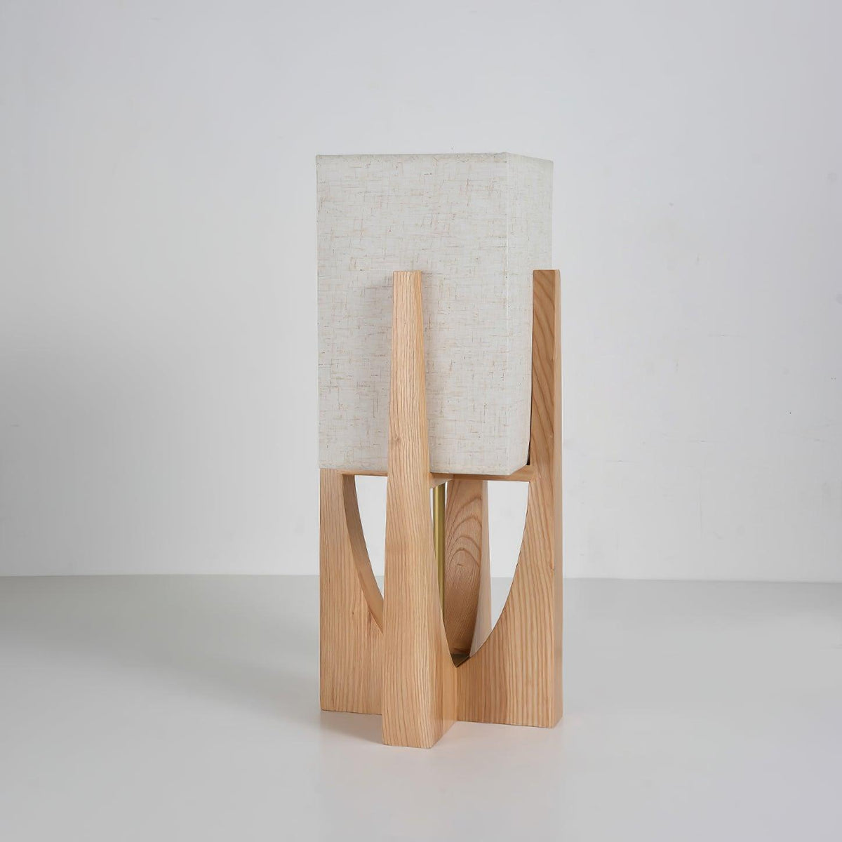 Syleia vloerlamp van hout modern