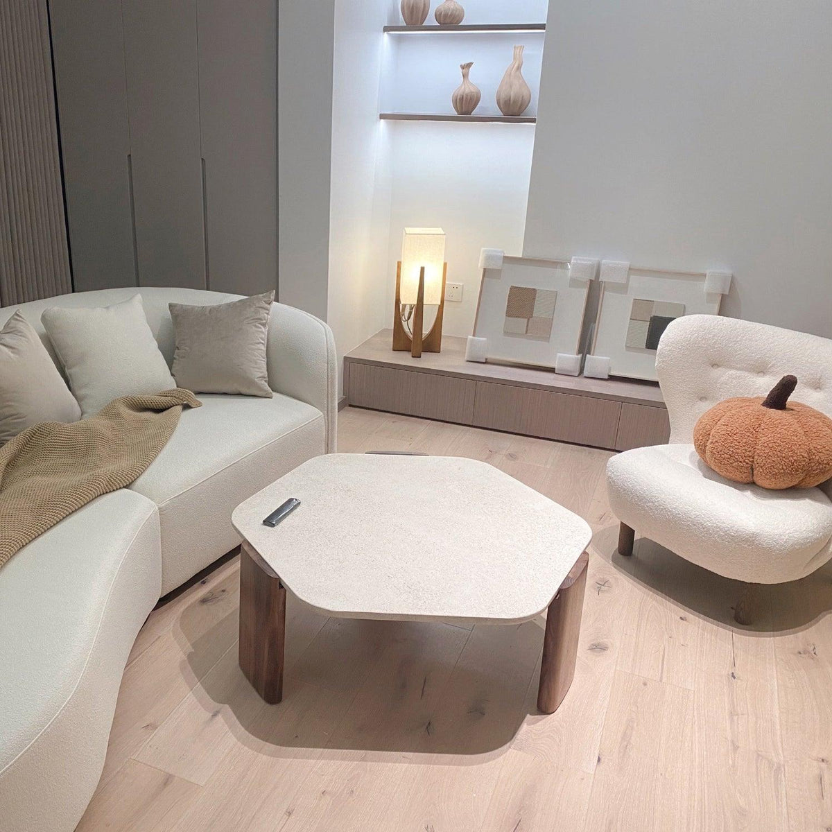 Syleia vloerlamp van hout modern