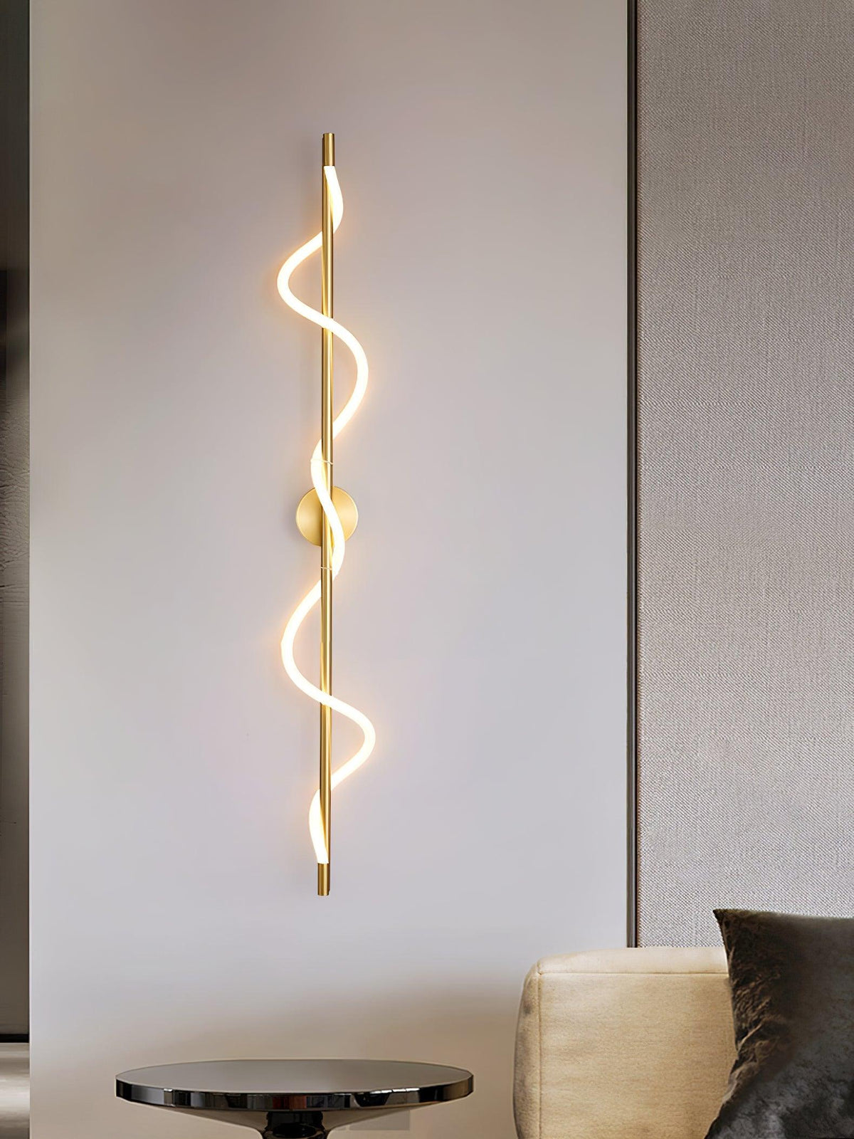 Nivelo sculpturale messing siliconen wandlamp