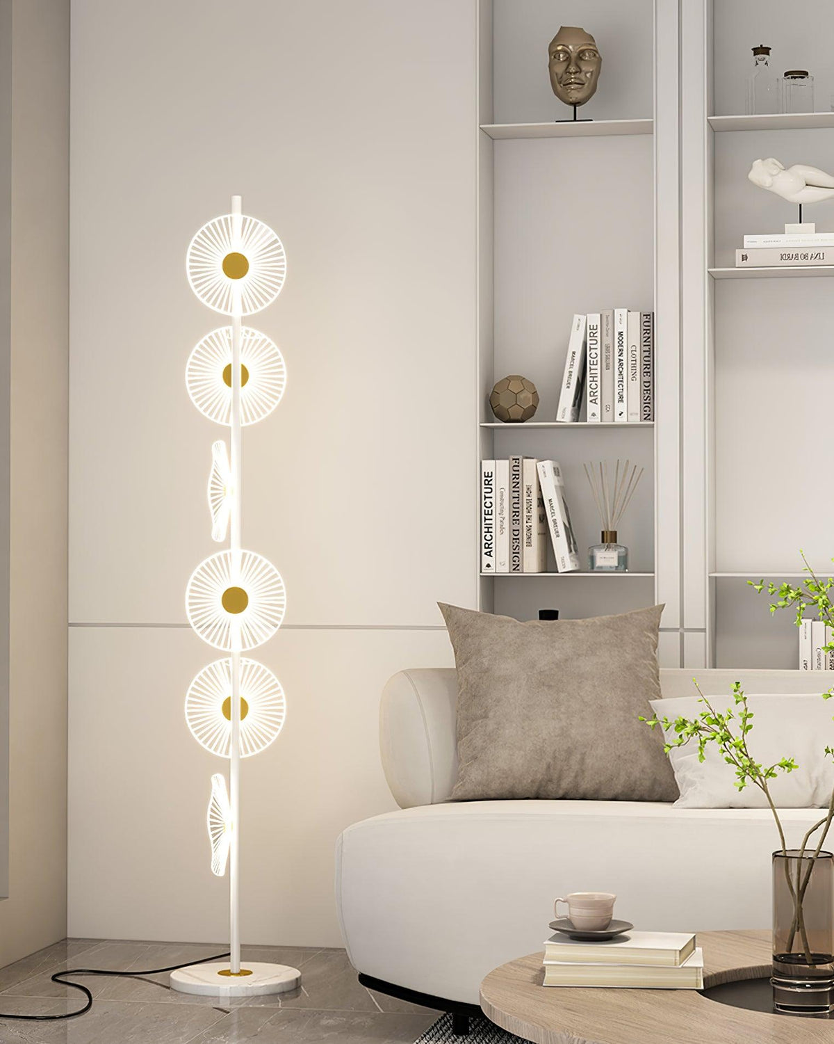 Petaira vloerlamp van marmer in goudkleurige afwerking