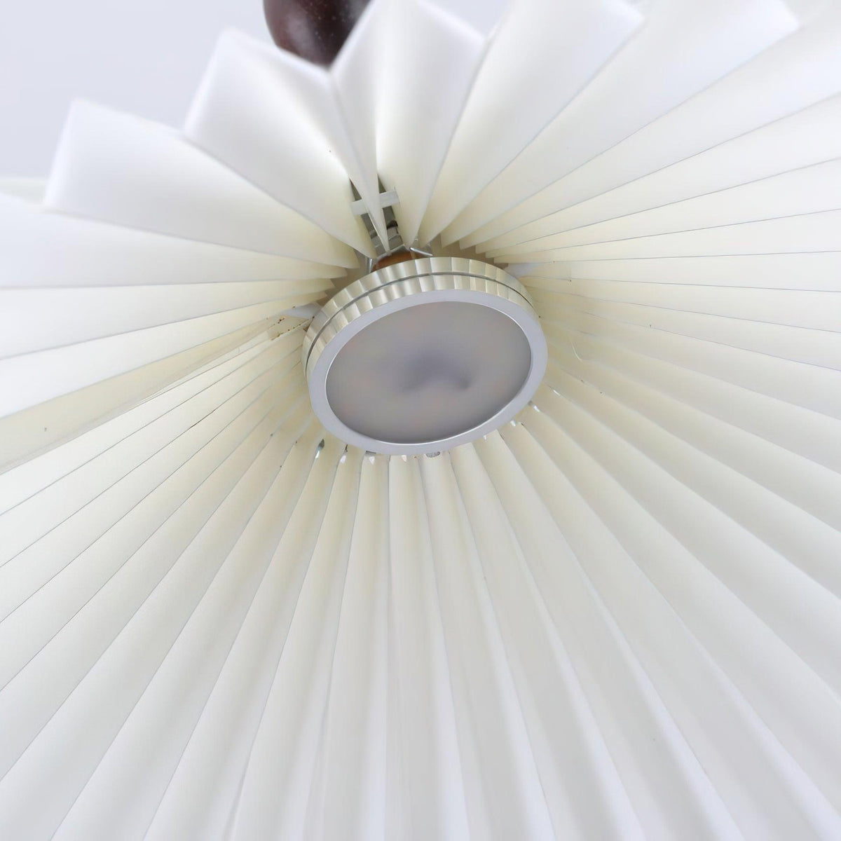 Petal hanglamp van hout met bloemblaadjes