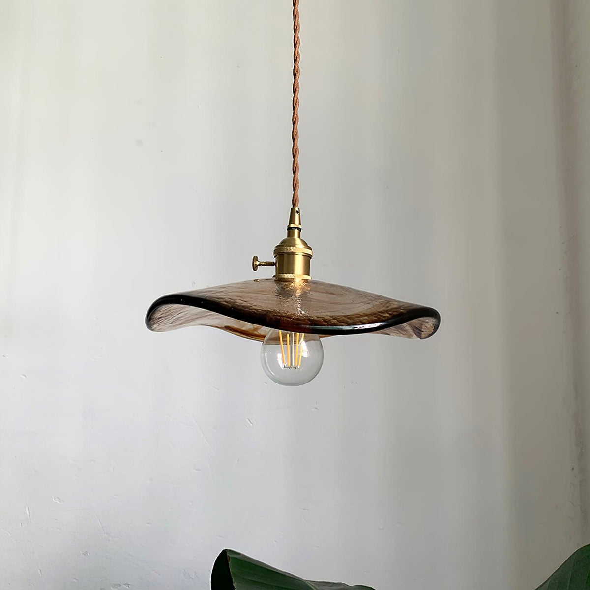 Celorise hanglamp van bruin glas met luxe ontwerp