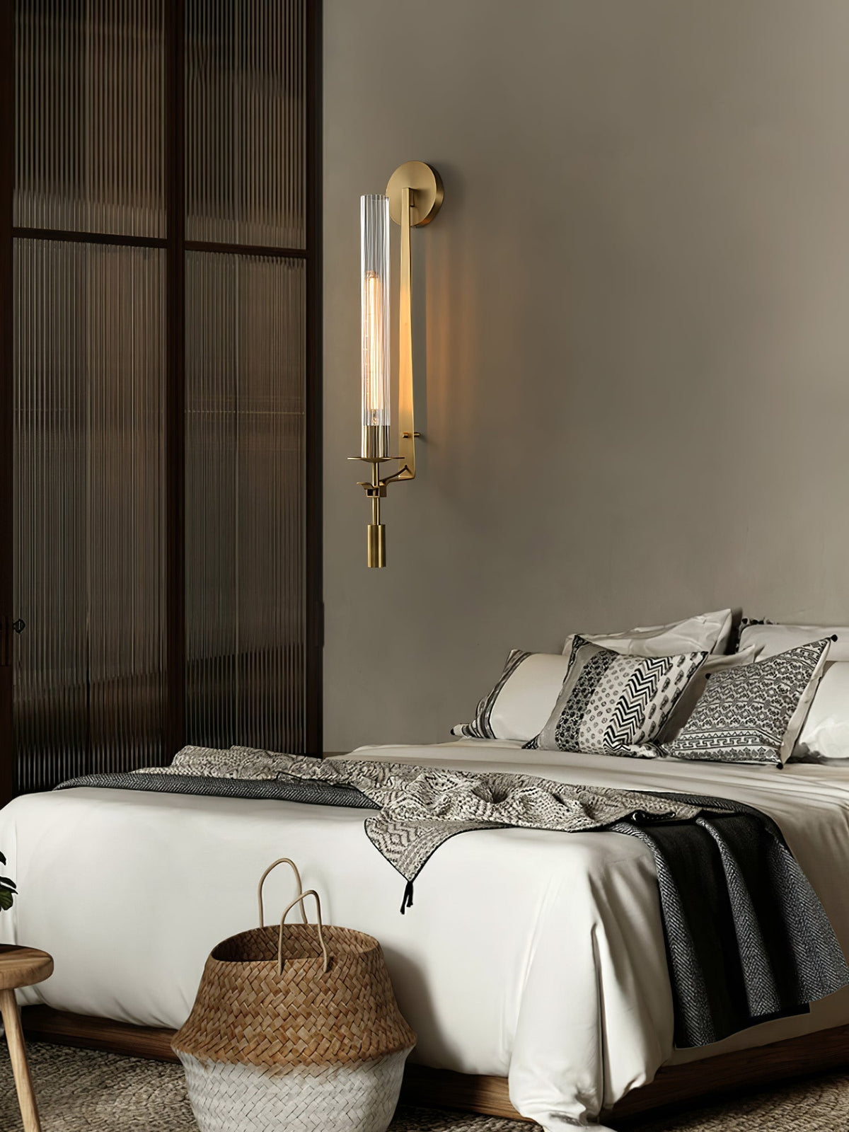 Veloora wandlamp messing Minimalistisch Geribbelde glas